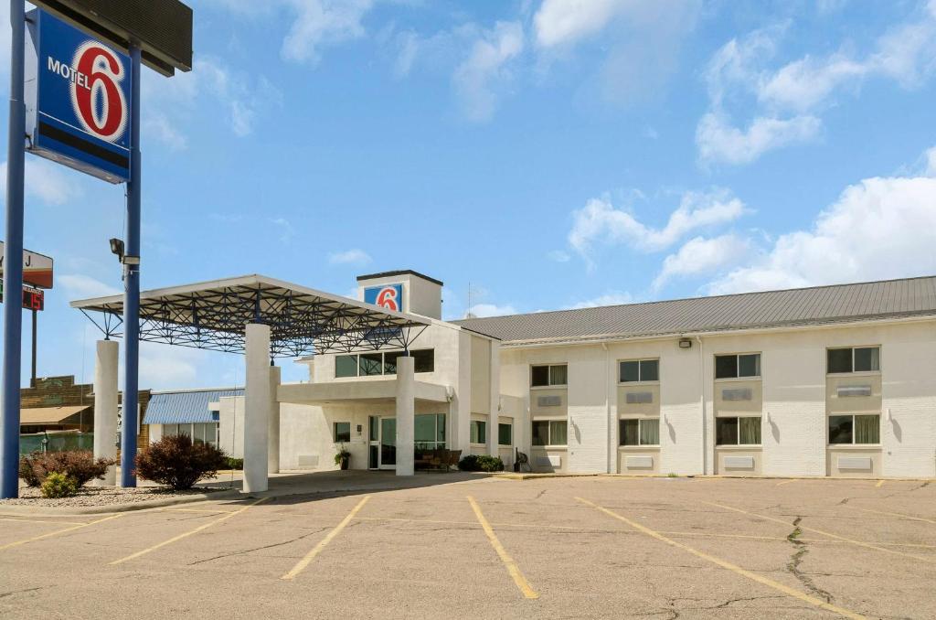 Motel 6-Big Springs, NE